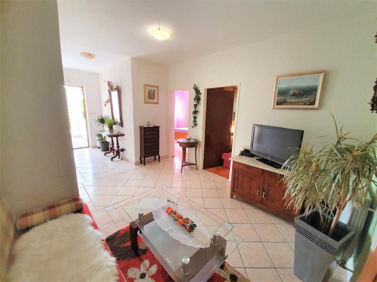 Apartments Angela Kampor Extérieur photo