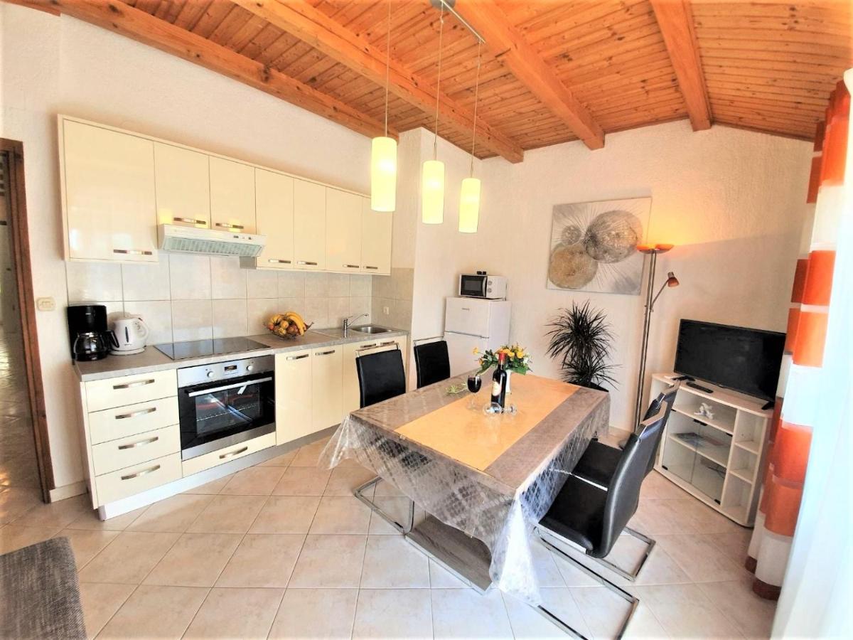 Apartments Angela Kampor Extérieur photo