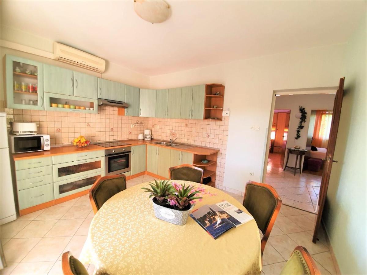 Apartments Angela Kampor Extérieur photo