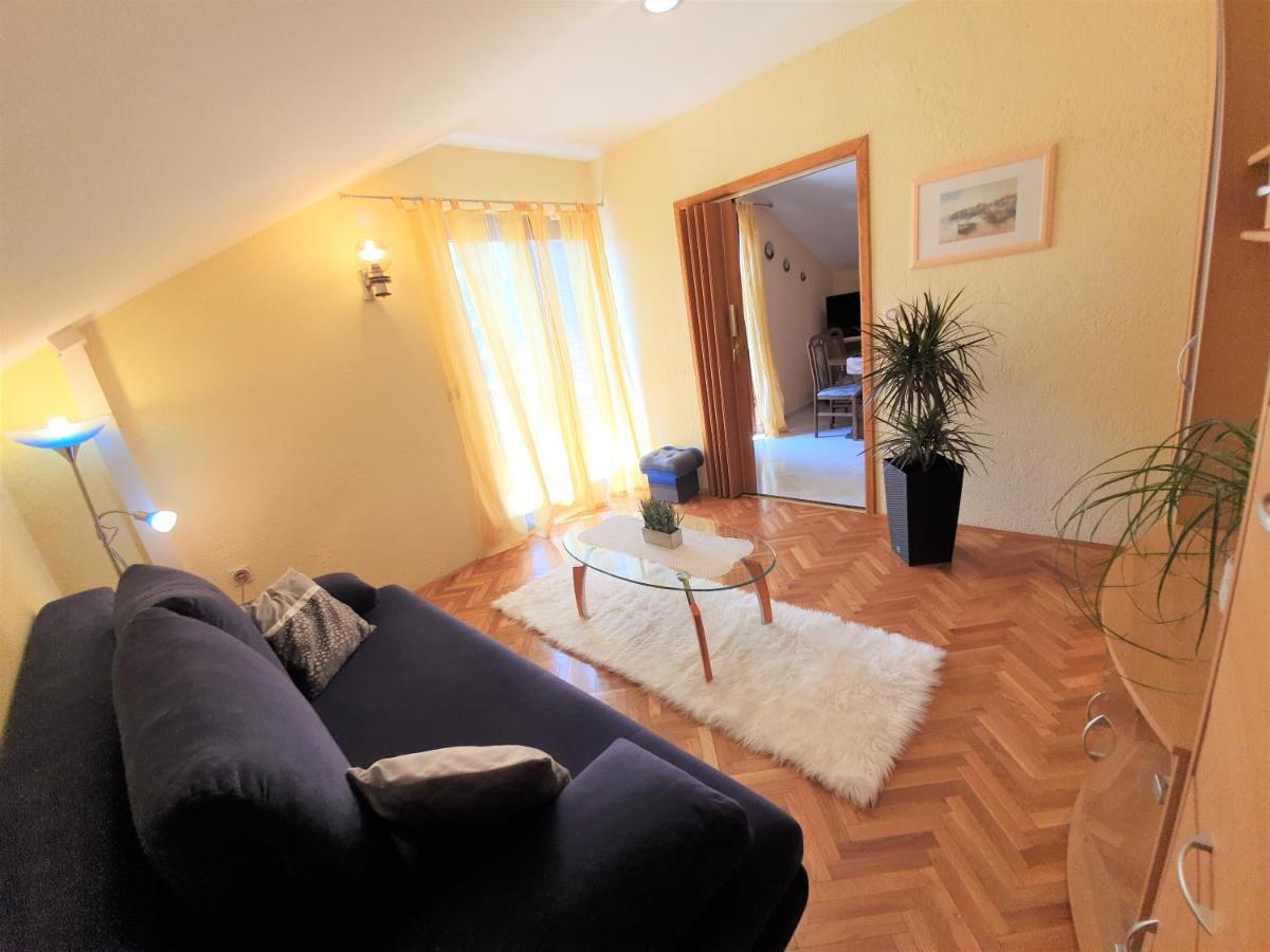 Apartments Angela Kampor Extérieur photo