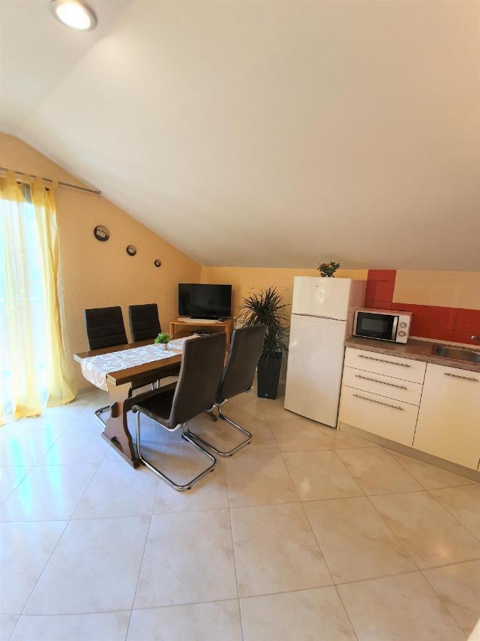 Apartments Angela Kampor Extérieur photo