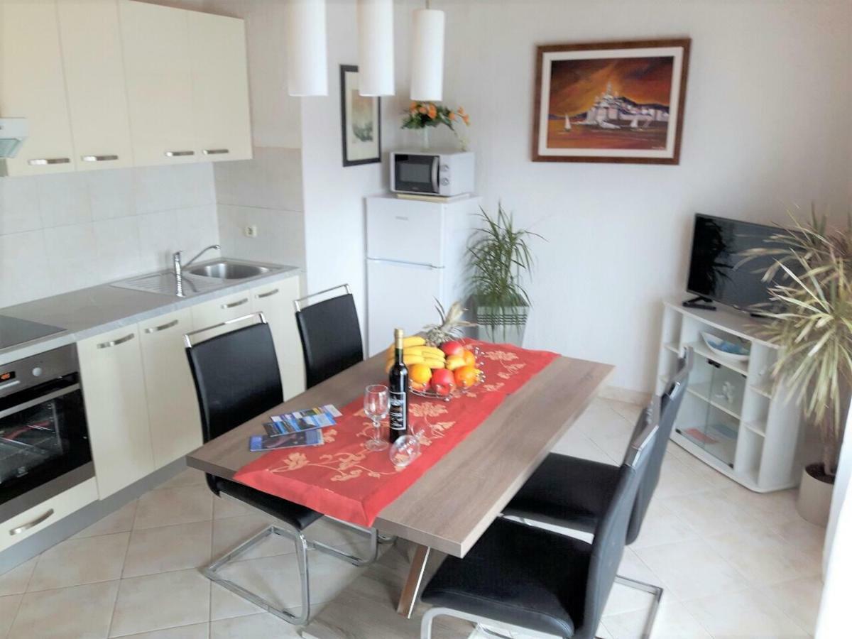 Apartments Angela Kampor Extérieur photo
